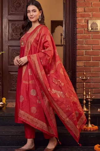 women ethnic motifs embroidered regular thread work kurta with trousers & with dupatta