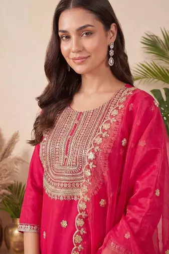 women ethnic motifs embroidered regular kurta with trousers & with dupatta