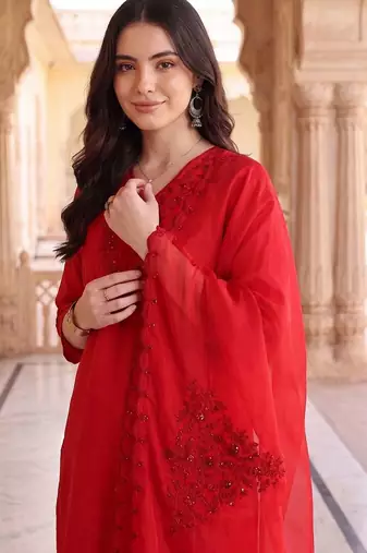 women ethnic motifs embroidered regular thread work kurta with trousers & with dupatta