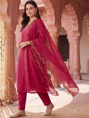 women ethnic motifs regular kurta with trousers & with dupatta 4