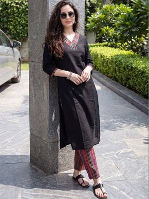women regular cotton kurta with trousers 3