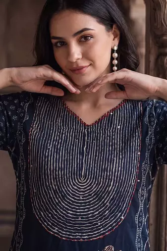 women ethnic motifs printed regular cotton kurta with trousers & with dupatta