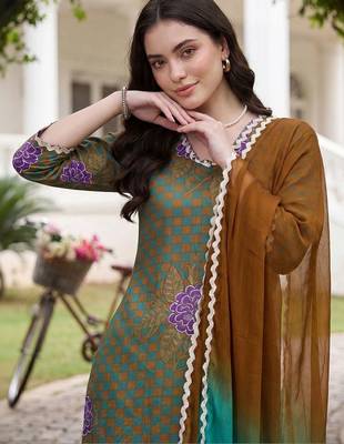 women printed regular cotton kurta with trousers & with dupatta 2