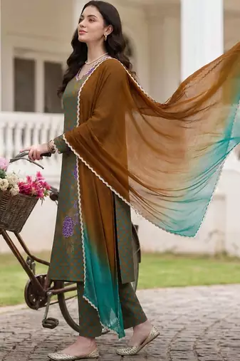 women printed regular cotton kurta with trousers & with dupatta
