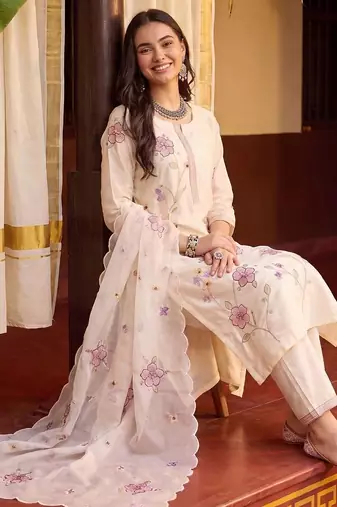 women floral embroidered regular thread work kurta with trousers & with dupatta