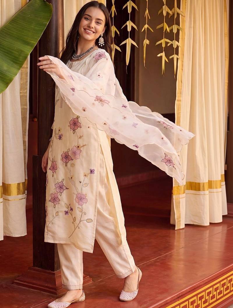 women floral embroidered regular thread work kurta with trousers & with dupatta