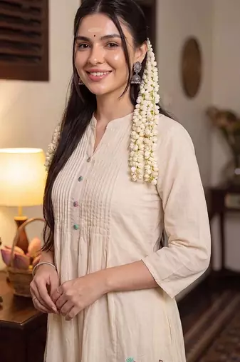 women floral embroidered empire thread work cotton kurta with trousers
