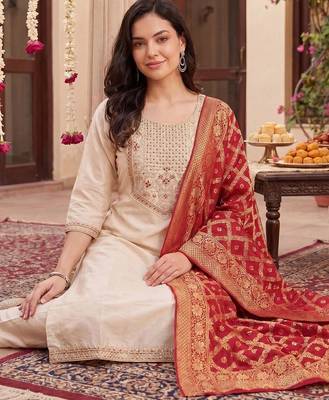 women ethnic motifs embroidered regular thread work kurta with trousers & with dupatta 5