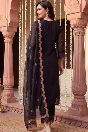 women floral embroidered regular thread work kurta with trousers & with dupatta