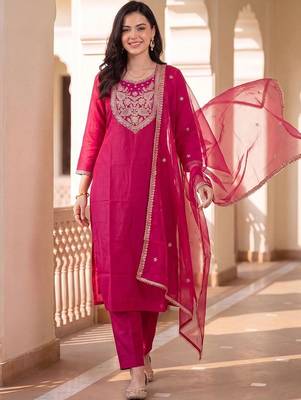 women ethnic motifs embroidered regular thread work kurta with trousers & with dupatta 4