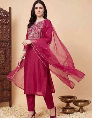 women ethnic motifs embroidered regular thread work liva kurta with trousers & with dupatta 6