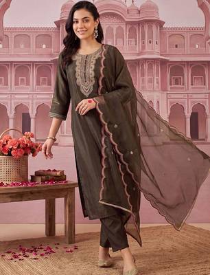 women ethnic motifs embroidered regular thread work liva kurta with trousers & with dupatta 1