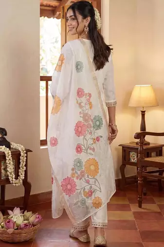 women floral embroidered regular thread work kurta with trousers & with dupatta