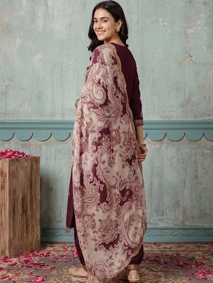 women ethnic motifs embroidered regular thread work kurta with patiala & with dupatta 6