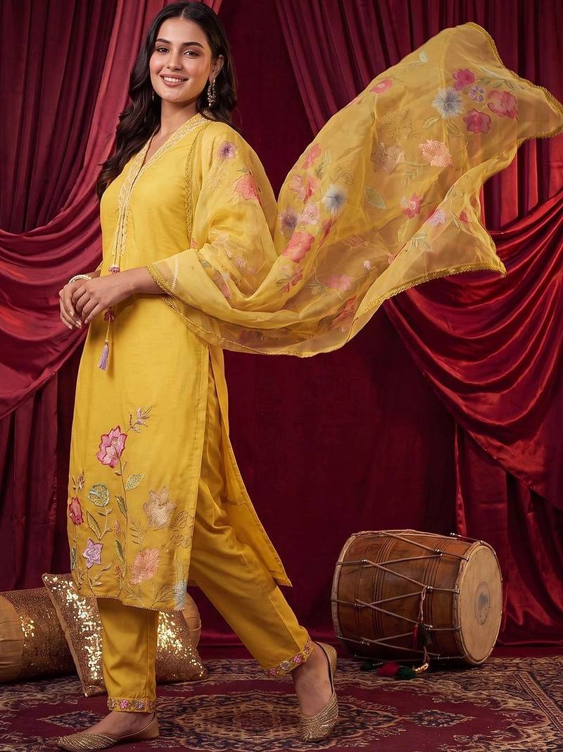 women ethnic motifs embroidered regular thread work kurta with trousers & with dupatta