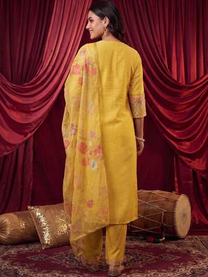 women ethnic motifs embroidered regular thread work kurta with trousers & with dupatta 6