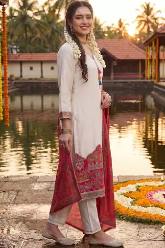 women ethnic motifs printed regular kurta with trousers & with dupatta