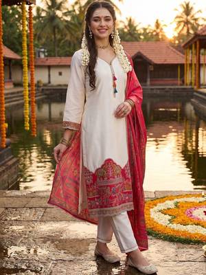 women ethnic motifs printed regular kurta with trousers & with dupatta 6