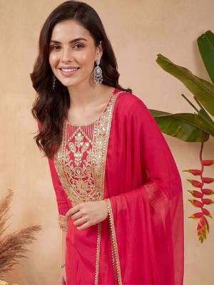 women ethnic motifs embroidered regular kurta with trousers & with dupatta 2