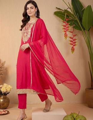 women ethnic motifs embroidered regular kurta with trousers & with dupatta 6