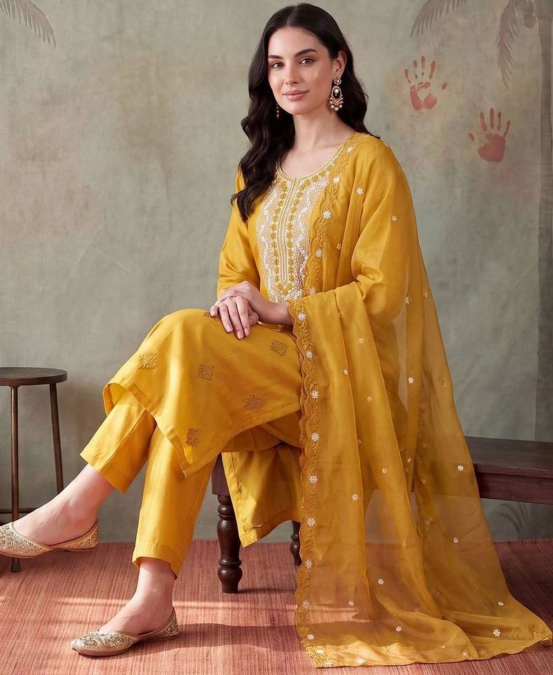 women ethnic motifs embroidered regular thread work kurta with trousers & with dupatta
