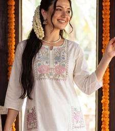 women floral embroidered regular thread work cotton kurta with trousers