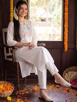 women floral embroidered regular thread work cotton kurta with trousers 3