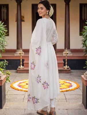 women floral printed empire cotton kurta with trousers & with dupatta 3