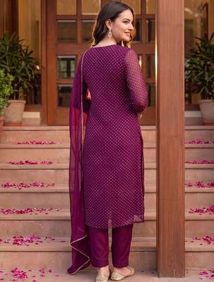 women ethnic motifs printed regular kurta with trousers & with dupatta 6