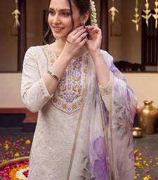 women floral embroidered regular thread work cotton kurta with trousers & with dupatta