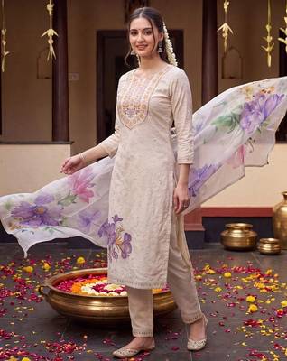 women floral embroidered regular thread work cotton kurta with trousers & with dupatta 5