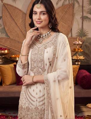women ethnic motifs embroidered regular thread work kurta with sharara & with dupatta 2