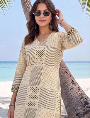 women printed regular cotton kurta with trousers 2