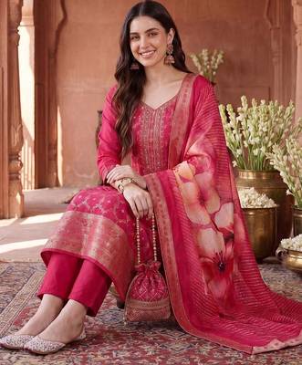 women ethnic motifs embroidered regular kurta with trousers & with dupatta 2