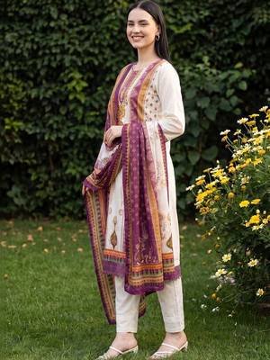 women ethnic motifs printed regular cotton kurta with trousers & with dupatta 3