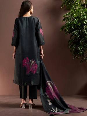 women floral printed regular linen kurta with trousers & with dupatta 2