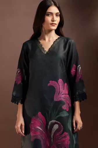 women floral printed regular linen kurta with trousers & with dupatta