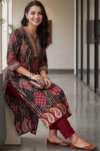women ethnic motifs printed regular cotton kurta with trousers