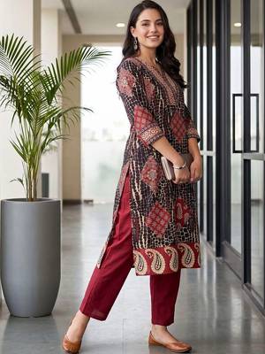 women ethnic motifs printed regular cotton kurta with trousers 6