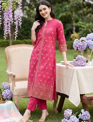 women ethnic motifs printed regular cotton kurta with trousers 5