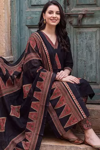 women ethnic motifs printed regular cotton kurta with trousers & with dupatta