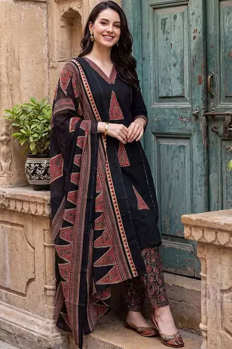 women ethnic motifs printed regular cotton kurta with trousers & with dupatta