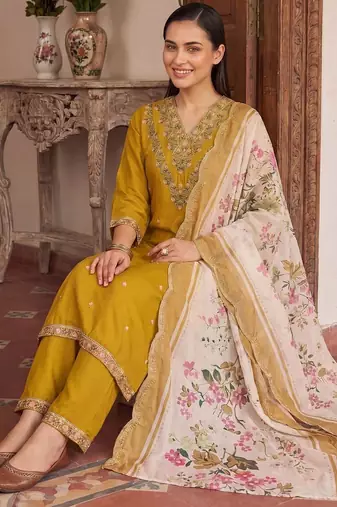 women ethnic motifs embroidered regular thread work kurta with trousers & with dupatta