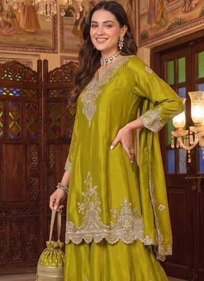 women ethnic motifs embroidered regular kurta with sharara & with dupatta 3