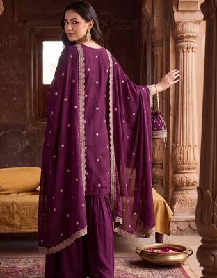women ethnic motifs embroidered regular thread work kurta with sharara & with dupatta 4