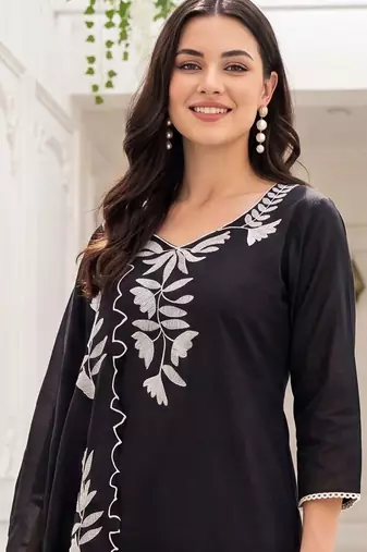 women ethnic motifs embroidered regular thread work kurta with trousers & with dupatta