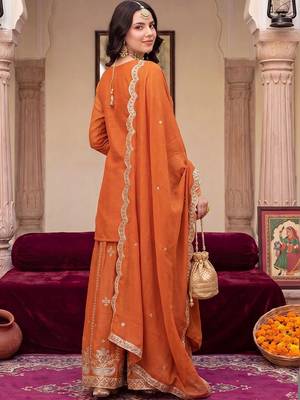 women ethnic motifs embroidered regular kurta with sharara & with dupatta 5