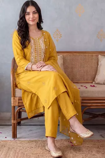 women ethnic motifs embroidered regular thread work kurta with trousers & with dupatta