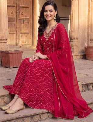 women ethnic motifs printed regular thread work kurta with trousers & with dupatta 1