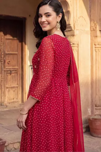 women ethnic motifs printed regular thread work kurta with trousers & with dupatta